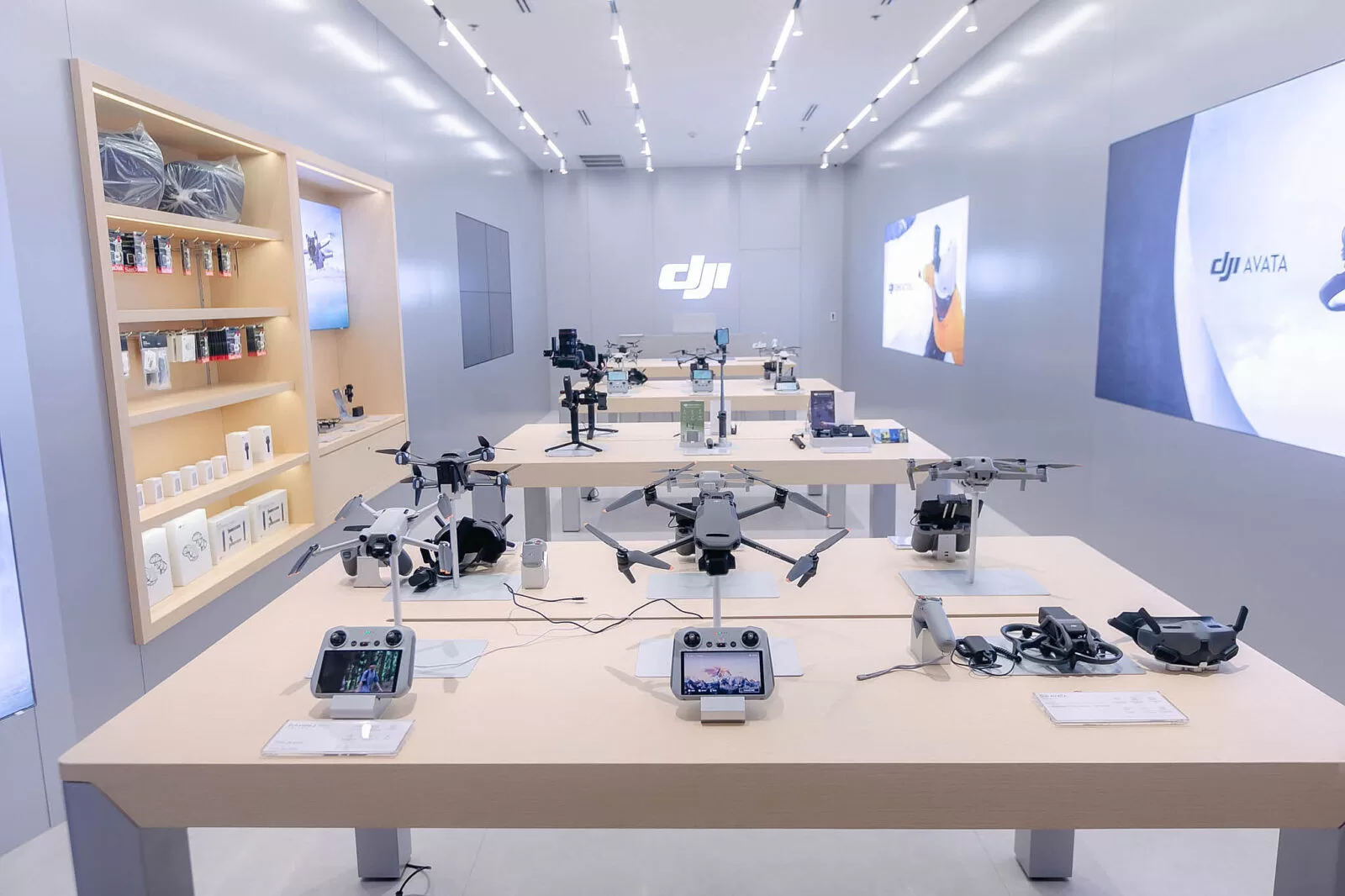 DJI Experience Store   1 DJI Experience Store 1600x1066 .webp